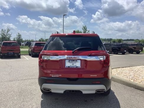 Used 2023 GMC Acadia SLT w/ Preferred Package AWD/4WD image 6