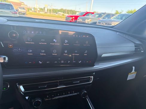 New 2026 Chevrolet Traverse LT w/ Sun and Wheel Package FWD image 22