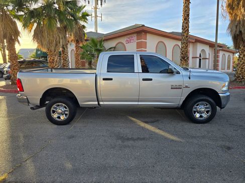 Used 2018 RAM 2500 Tradesman w/ Chrome Appearance Group AWD/4WD image 8