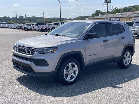 Used 2023 Jeep Compass Sport AWD/4WD image 9