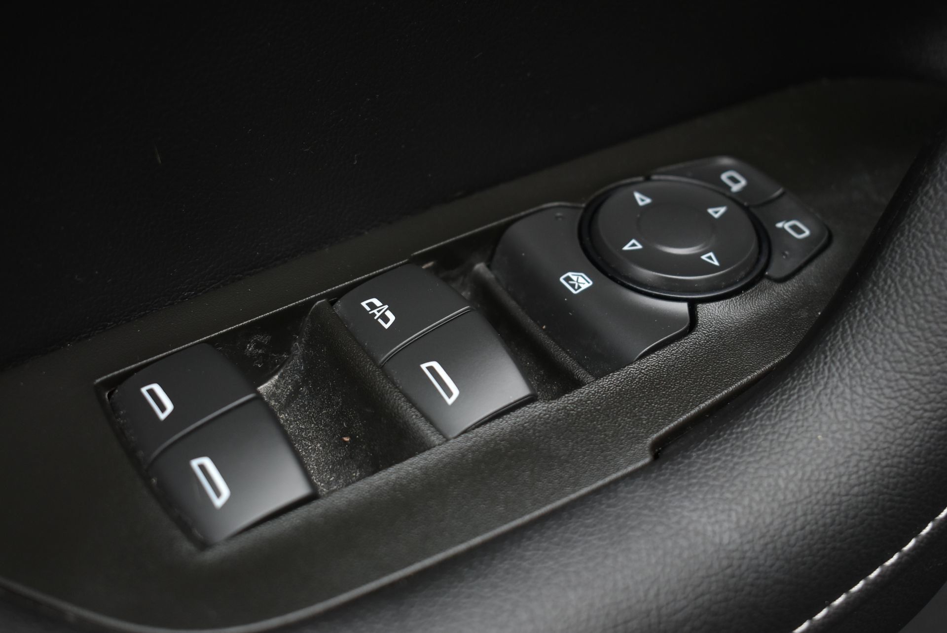 Used 2025 Chevrolet Blazer LT AWD/4WD image 13