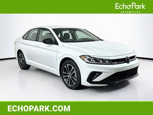 Used 2025 Volkswagen Jetta Sport FWD image 1