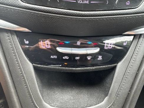 Used 2018 Cadillac XT5 Luxury AWD/4WD image 16
