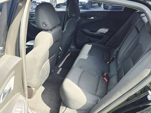 Used 2017 Chevrolet Malibu LT FWD image 12