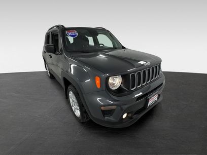 Used 2023 Jeep Renegade Latitude w/ Premium Group
