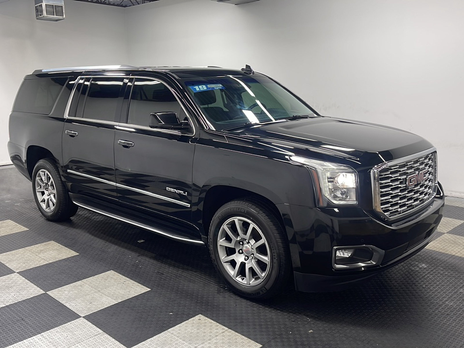 Used 2019 GMC Yukon XL Denali AWD/4WD image 24