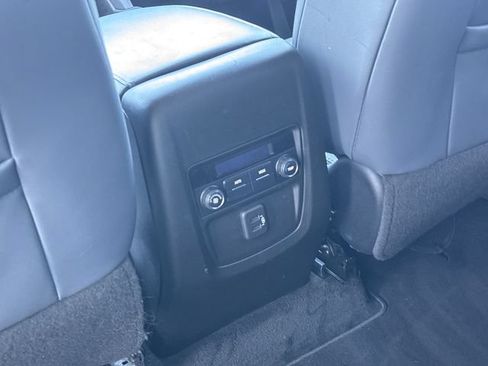 Used 2020 Buick Enclave Essence FWD image 13