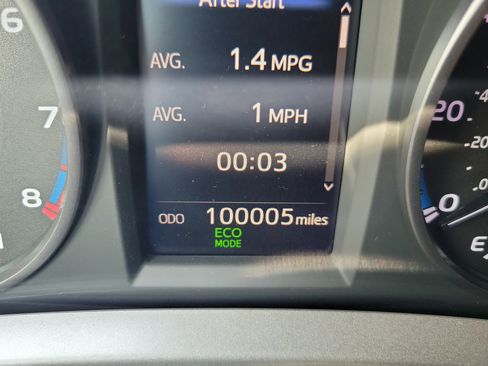 Used 2018 Toyota RAV4 XLE FWD image 28