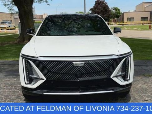 Used 2024 Cadillac Lyriq Luxury AWD/4WD image 3