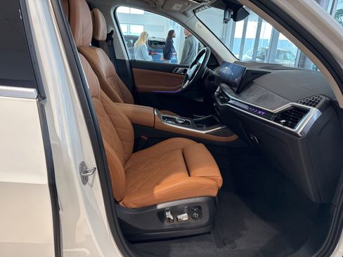 Used 2024 BMW X7 xDrive40i w/ Premium Package AWD/4WD image 34