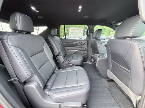 New 2026 Chevrolet Traverse LT FWD image 25