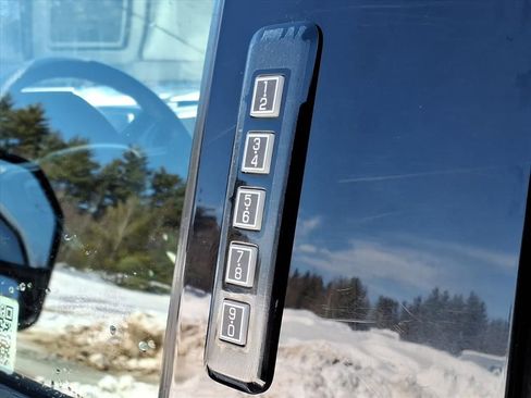 Used 2022 Ford F250 XLT w/ XLT Value Package image 11