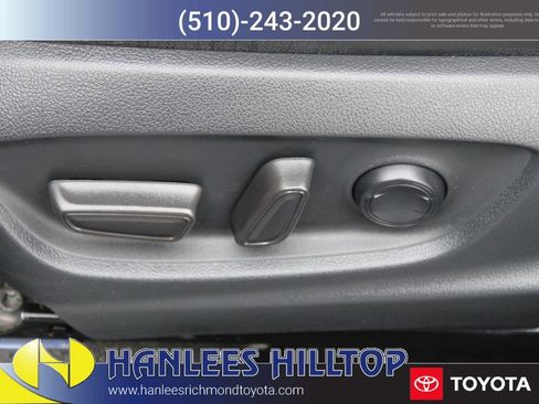 Used 2024 Toyota Corolla Cross XLE image 13