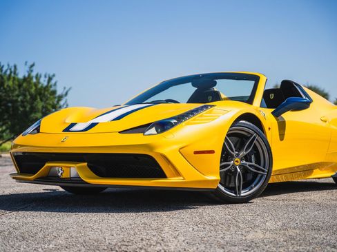 Used 2015 Ferrari 458 Speciale A RWD image 4