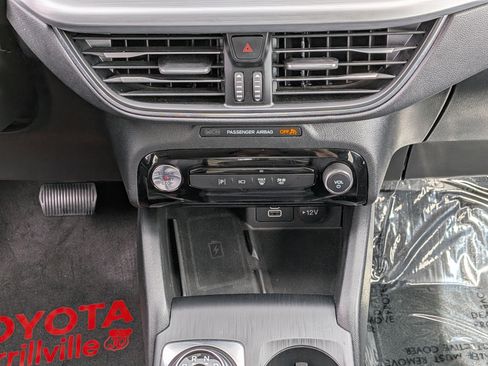 Used 2025 Ford Escape SE w/ PHEV Premium Package FWD image 32