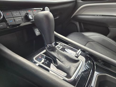 Used 2025 Jeep Compass Limited image 19