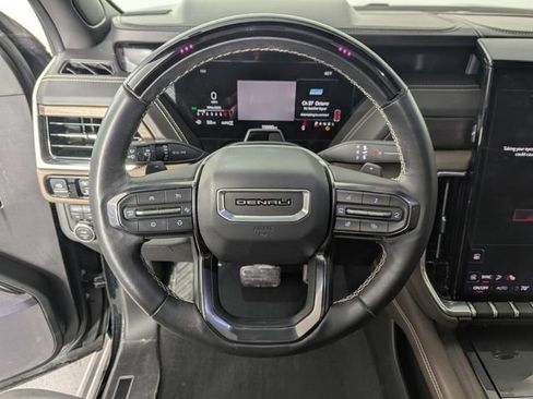Used 2025 GMC Yukon Denali Ultimate image 14