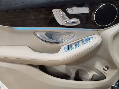 Used 2019 Mercedes-Benz GLC 300 image 42