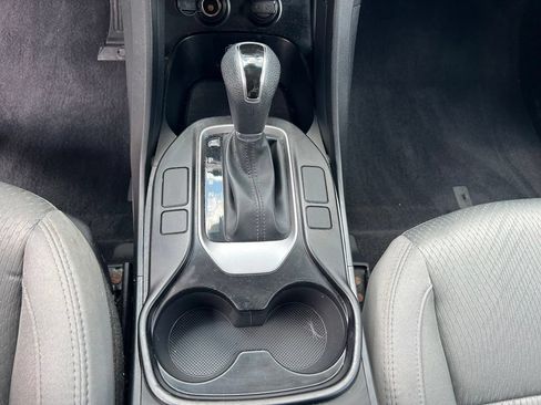 Used 2017 Hyundai Santa Fe Sport FWD image 29