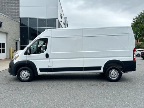 Used 2025 RAM ProMaster 2500 w/ Convenience Group FWD image 4