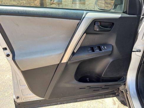Used 2015 Toyota RAV4 LE AWD/4WD image 24