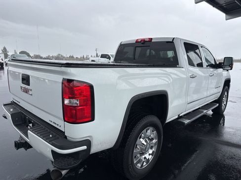 Used 2017 GMC Sierra 2500 Denali w/ Duramax Plus Package image 5