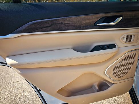 New 2026 Jeep Grand Cherokee L Limited AWD/4WD image 28