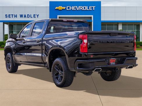 Used 2021 Chevrolet Silverado 1500 Custom Trail Boss w/ LPO, Dark Essentials Package image 5
