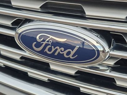Used 2021 Ford Edge SE