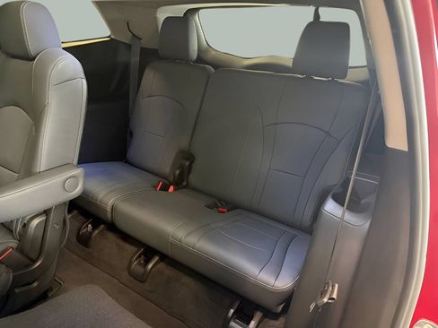 Used 2019 Buick Enclave Essence AWD/4WD image 19