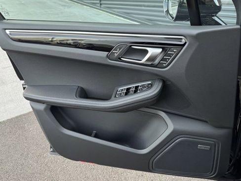 New 2026 Porsche Macan image 13