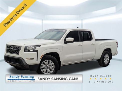 Used 2022 Nissan Frontier SV image 1