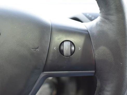 Used 2022 Tesla Model Y Long Range AWD/4WD image 21