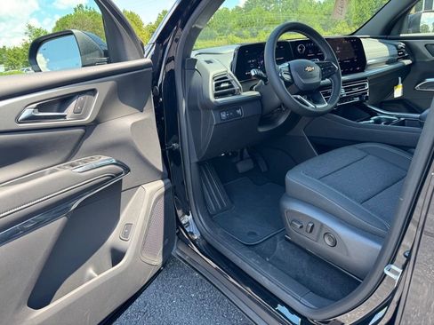 New 2026 Chevrolet Traverse LT w/ Driver Confidence Package image 11