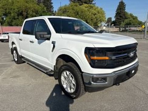 Used 2024 Ford F150 XLT AWD/4WD image 3