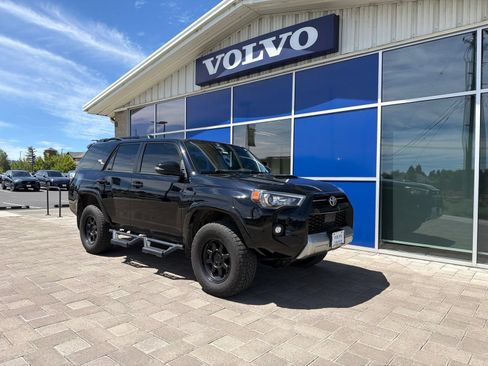 Used 2023 Toyota 4Runner TRD Off-Road Premium w/ Moonroof Package AWD/4WD image 1