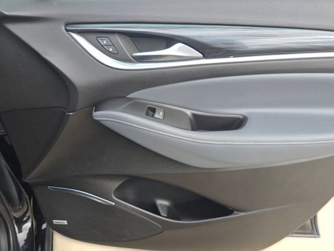 Used 2020 Buick Enclave Premium w/ Sun and Sites Package image 46