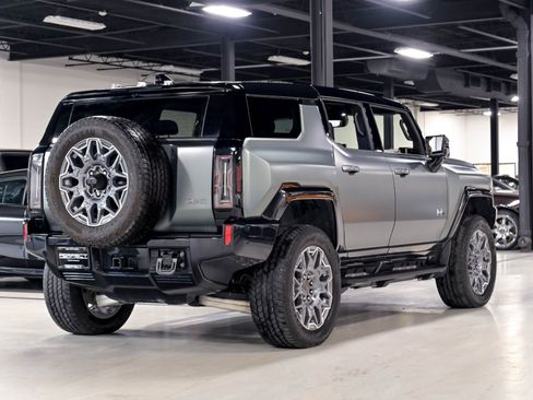 Used 2024 GMC Hummer EV 3X AWD/4WD image 16