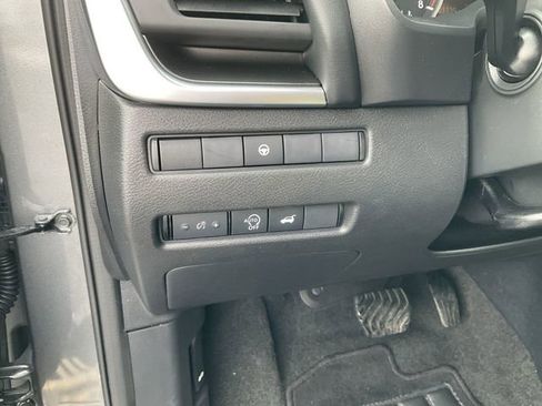 Used 2024 Nissan Rogue SV image 17