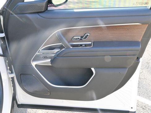 Used 2025 Land Rover Range Rover Long Wheelbase Autobiography image 55