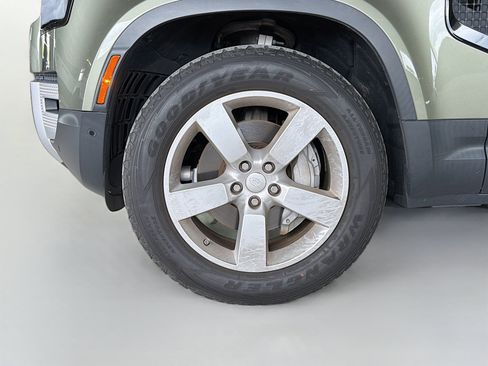 Used 2021 Land Rover Defender 90 First Edition image 20