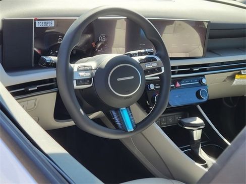 New 2026 Hyundai Tucson SEL image 3