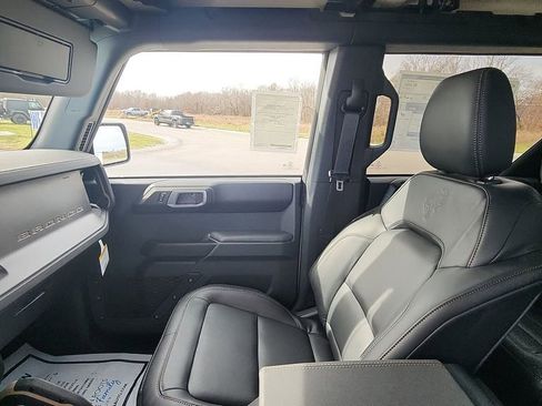 New 2025 Ford Bronco Badlands image 11