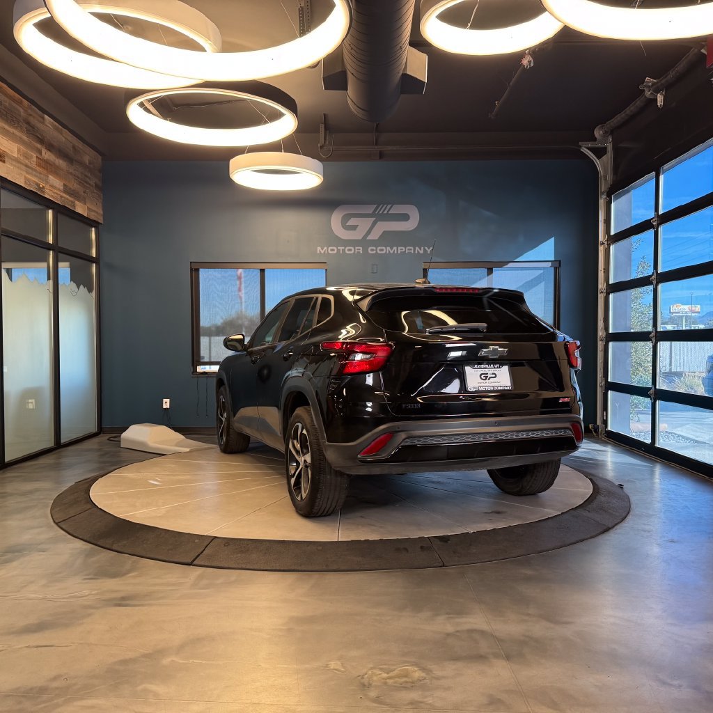Used 2024 Chevrolet Trax RS w/ Driver Confidence Package FWD image 5