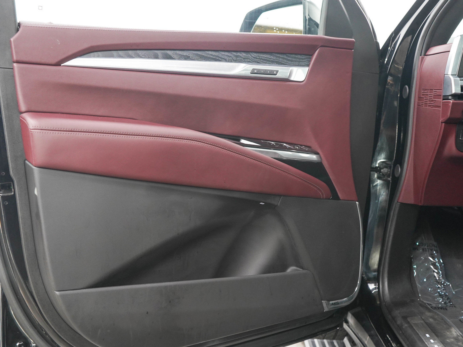 Used 2025 Cadillac Escalade Sport w/ Touring Package AWD/4WD image 20