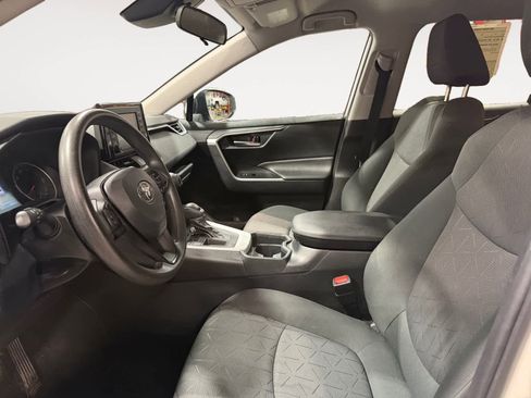 Used 2020 Toyota RAV4 XLE w/ All Weather Liner Package FWD image 10