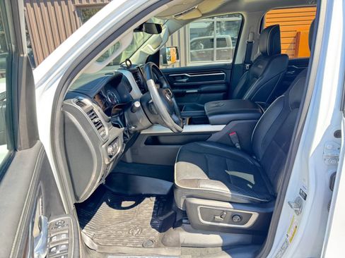 Used 2022 RAM 1500 Laramie AWD/4WD image 12