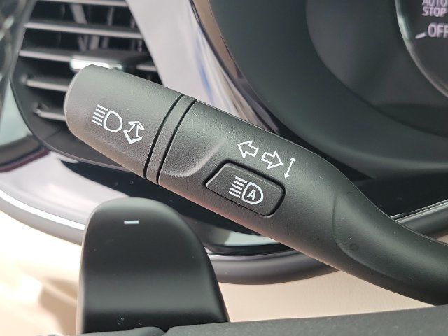 Used 2023 Buick Envision Avenir AWD/4WD image 16