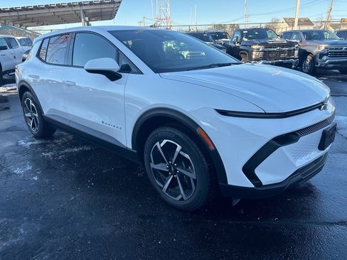 New 2026 Chevrolet Equinox EV LT image 1