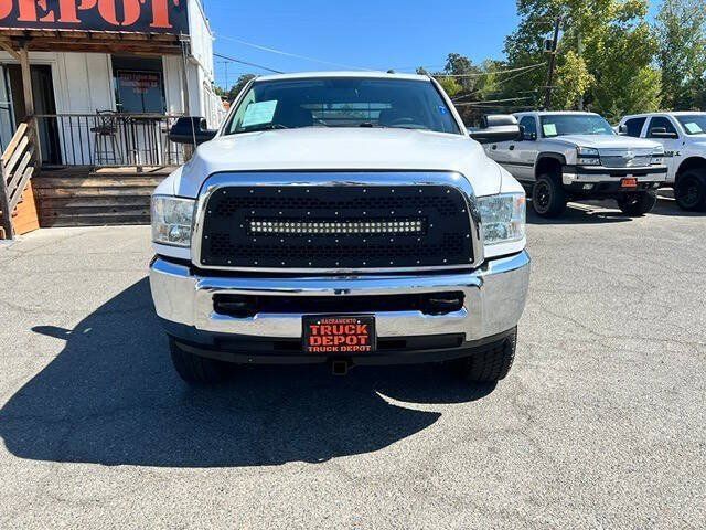 Used 2018 RAM 3500 Tradesman w/ Chrome Appearance Group AWD/4WD image 2